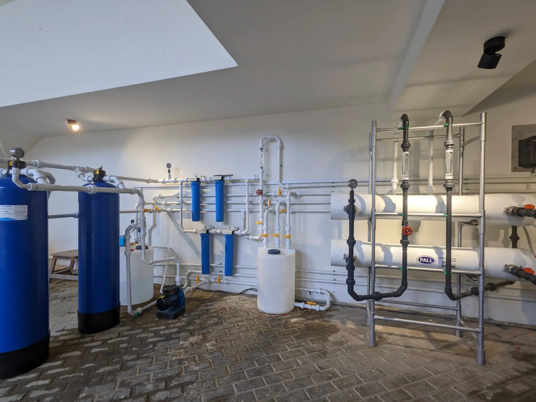 A complete SaT PaK RO plant room
